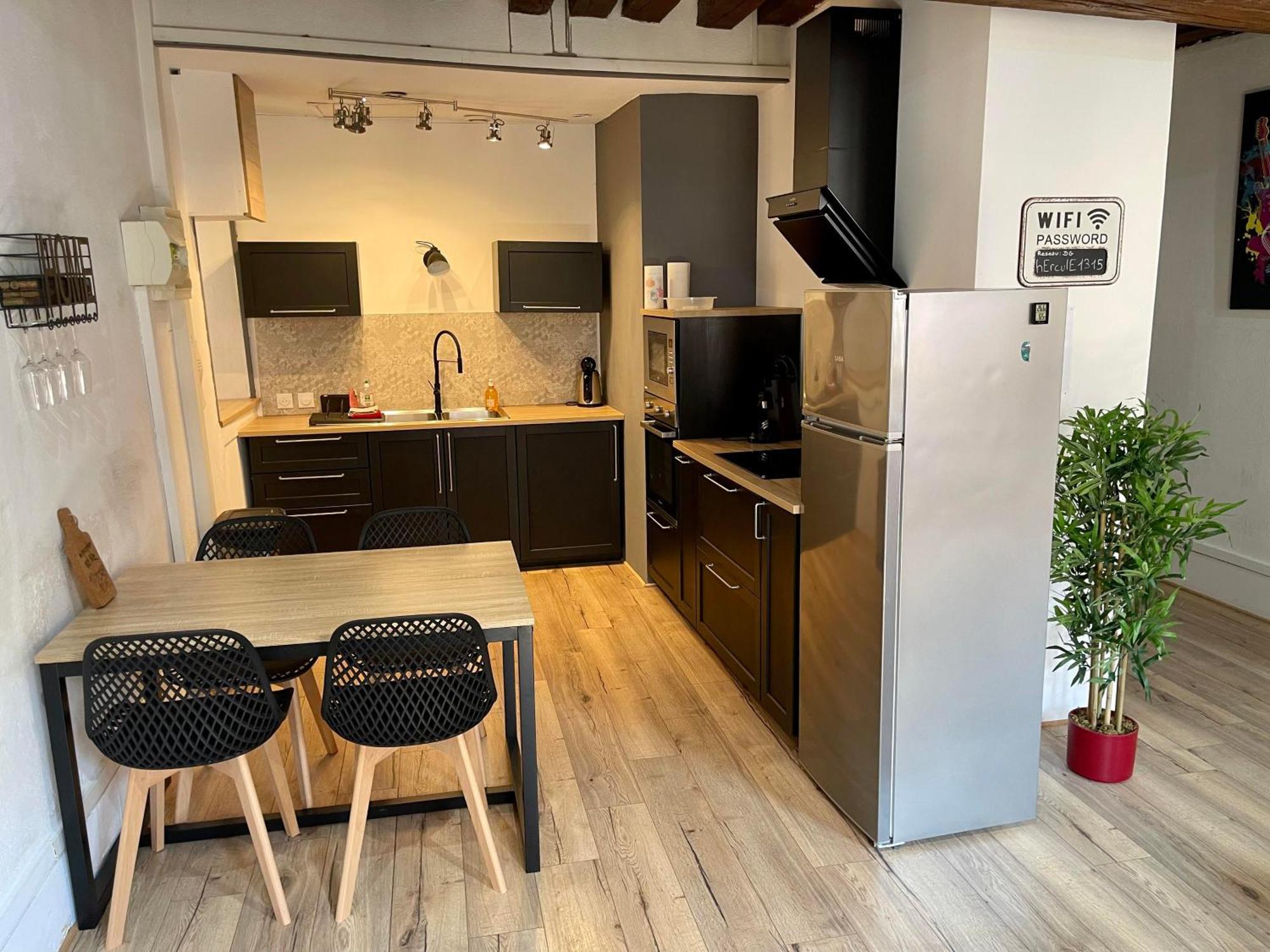 Appartements Chez Delphine Et Guillaume Au Coeur De Semur En Auxois Dış mekan fotoğraf